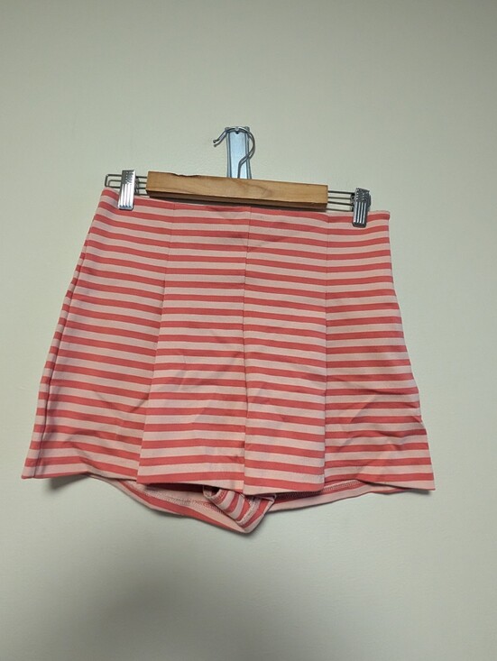 Free People Pants - Free People Pink Coral Striped Fitted Stretch Shorts Size Medium